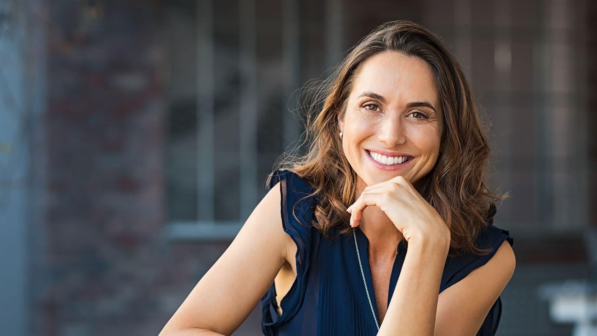 kvinde glad moden 1920x1080